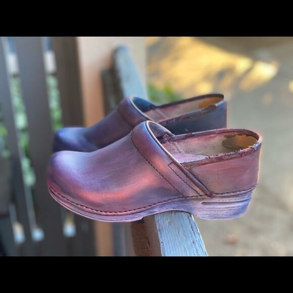 Dansko Women’s Altered Slip Resistance Clogs Sz 38 - Picture 1 of 9